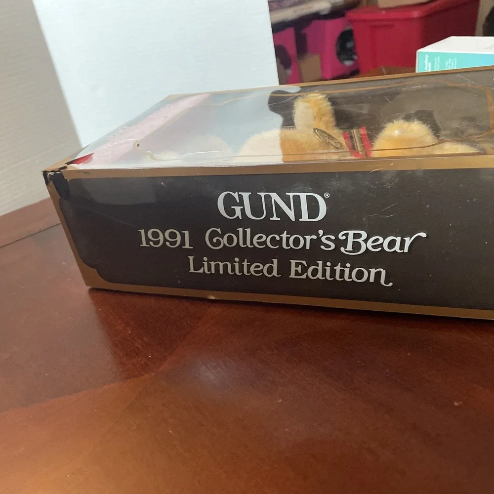 VTG Gotta Getta Gund Collectors Classic Gold Colored Bear 1991 With Original Box